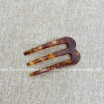 Щипка за коса с три зъба, U-образна форма, материал: оцетна киселина, обработка: изпичане на боя