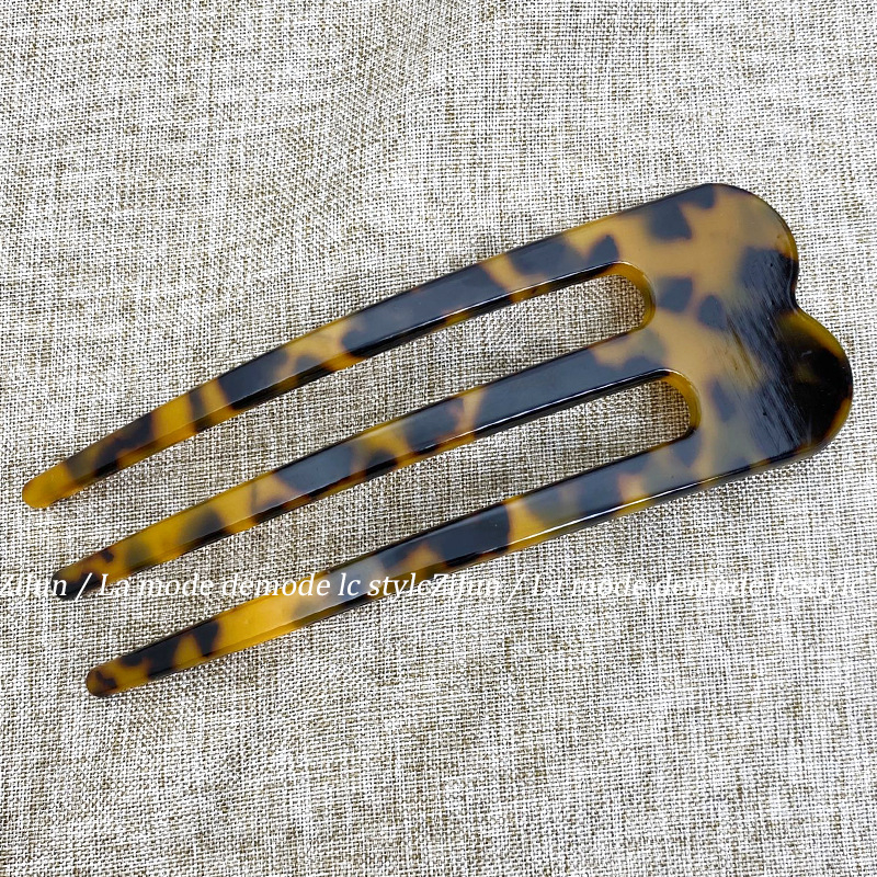 Щипка за коса с три зъба, U-образна форма, материал: оцетна киселина, обработка: изпичане на боя