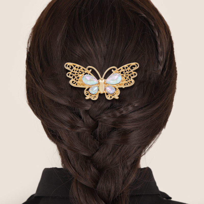 Matu ķemme kronas formā – saka, elektroplatinga apdare, sieviešu modes, ziemas 2025