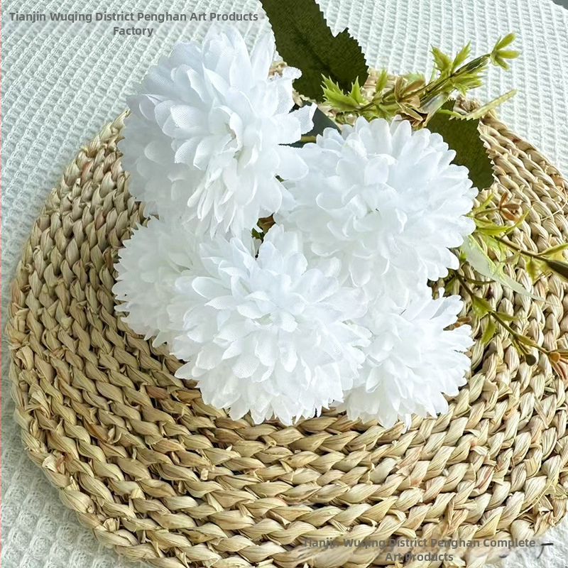 Penghan dirbtinis 6 galvų krizantemų puokštė su vienu kotu, mažas puokštė; medžiagos: plastikas, šilko gėlės, poliesterio audinys; vestuvėms, namų dekorui, nuotraukų rekvizitams