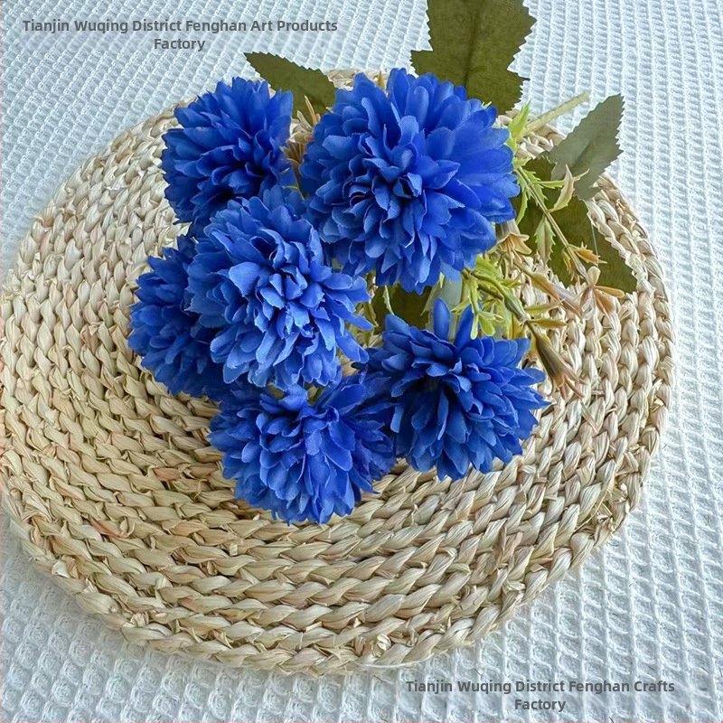 Penghan dirbtinis 6 galvų krizantemų puokštė su vienu kotu, mažas puokštė; medžiagos: plastikas, šilko gėlės, poliesterio audinys; vestuvėms, namų dekorui, nuotraukų rekvizitams