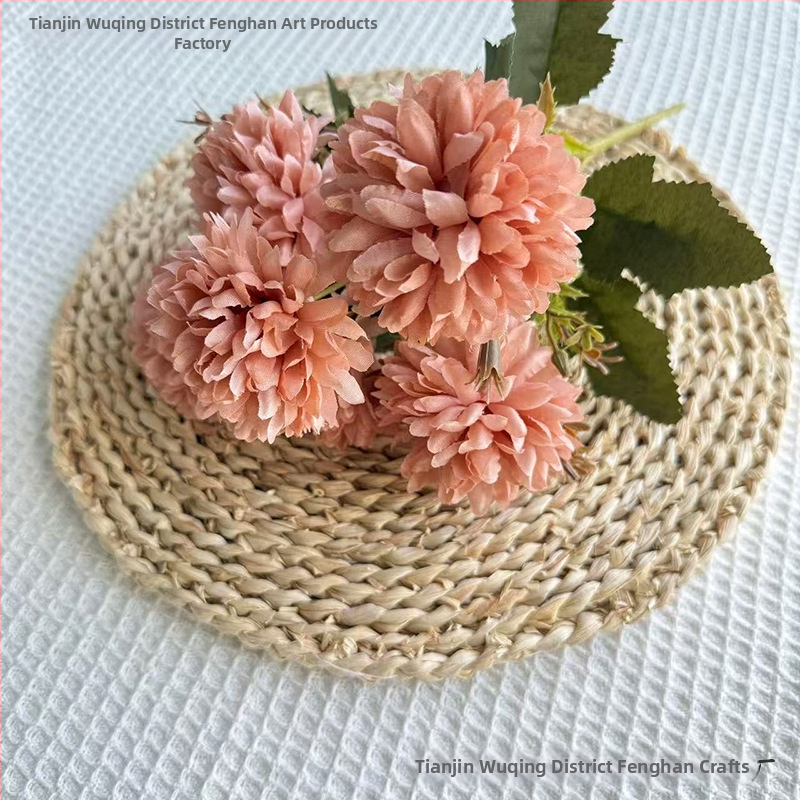 Penghan dirbtinis 6 galvų krizantemų puokštė su vienu kotu, mažas puokštė; medžiagos: plastikas, šilko gėlės, poliesterio audinys; vestuvėms, namų dekorui, nuotraukų rekvizitams