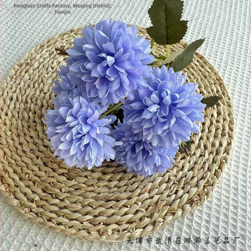 Penghan dirbtinis 6 galvų krizantemų puokštė su vienu kotu, mažas puokštė; medžiagos: plastikas, šilko gėlės, poliesterio audinys; vestuvėms, namų dekorui, nuotraukų rekvizitams