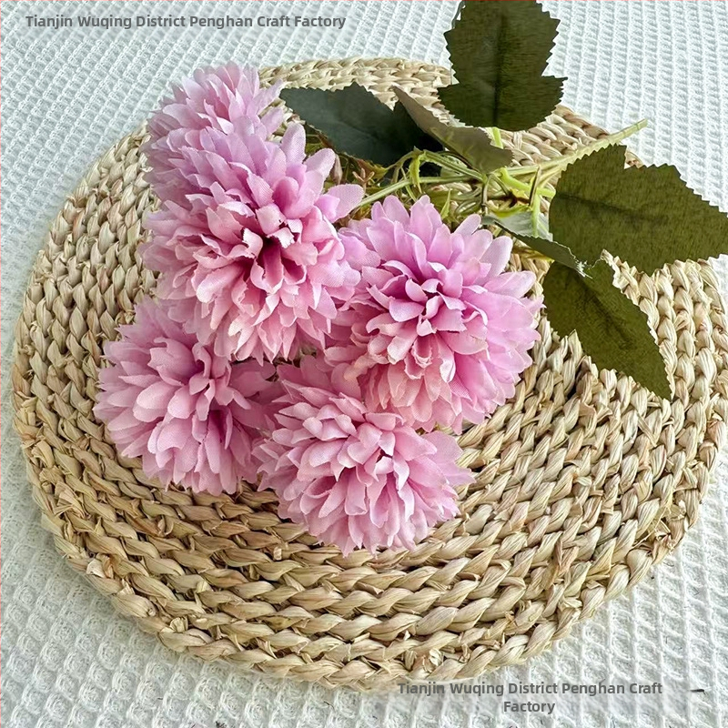 Penghan dirbtinis 6 galvų krizantemų puokštė su vienu kotu, mažas puokštė; medžiagos: plastikas, šilko gėlės, poliesterio audinys; vestuvėms, namų dekorui, nuotraukų rekvizitams