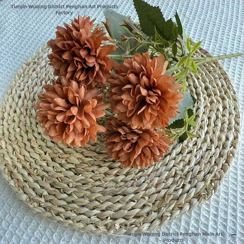 Penghan dirbtinis 6 galvų krizantemų puokštė su vienu kotu, mažas puokštė; medžiagos: plastikas, šilko gėlės, poliesterio audinys; vestuvėms, namų dekorui, nuotraukų rekvizitams