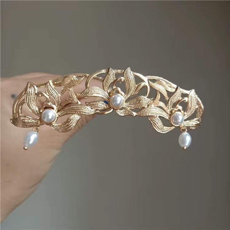 Clip de păr Hanfu inspirat cu flori și perle, în formă U, aliaj, făcut manual, cristal