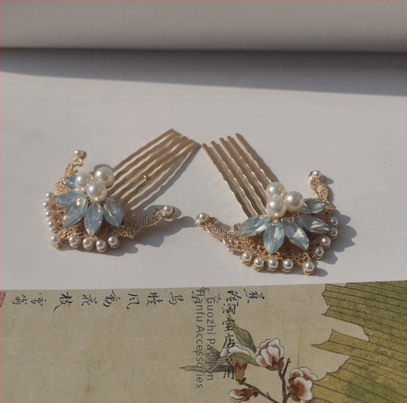 Clip de păr Hanfu inspirat cu flori și perle, în formă U, aliaj, făcut manual, cristal