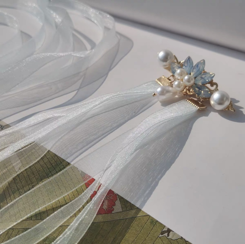 Clip de păr Hanfu inspirat cu flori și perle, în formă U, aliaj, făcut manual, cristal