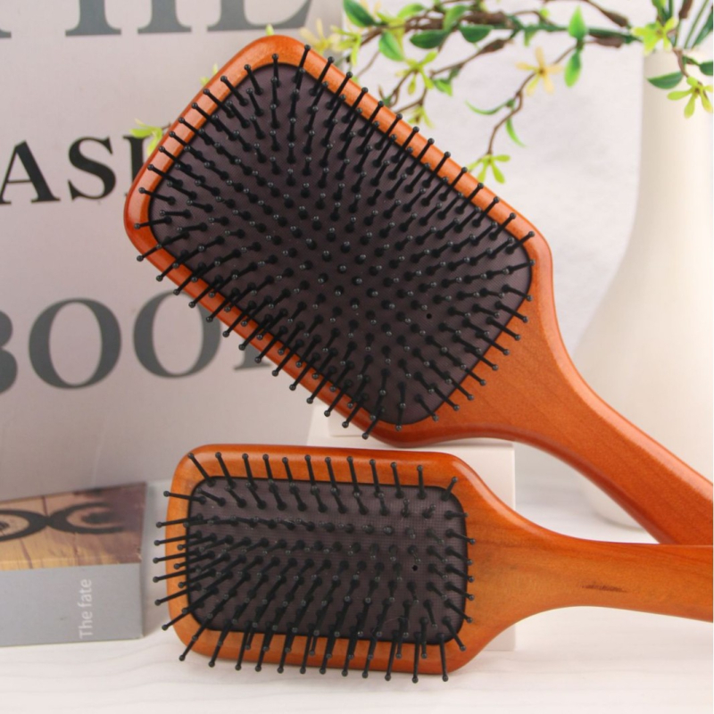 Matu ķemme ar gaisa spilvenu un galvas ādas masāžu – Beech wood