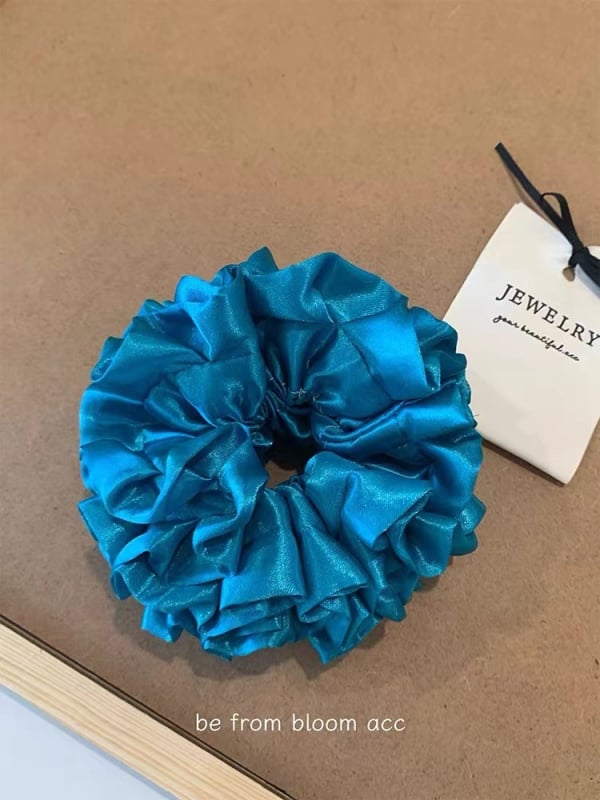 Elastic pentru păr cu minge de flori – satin plisat, stil coreean, elastic, plastic