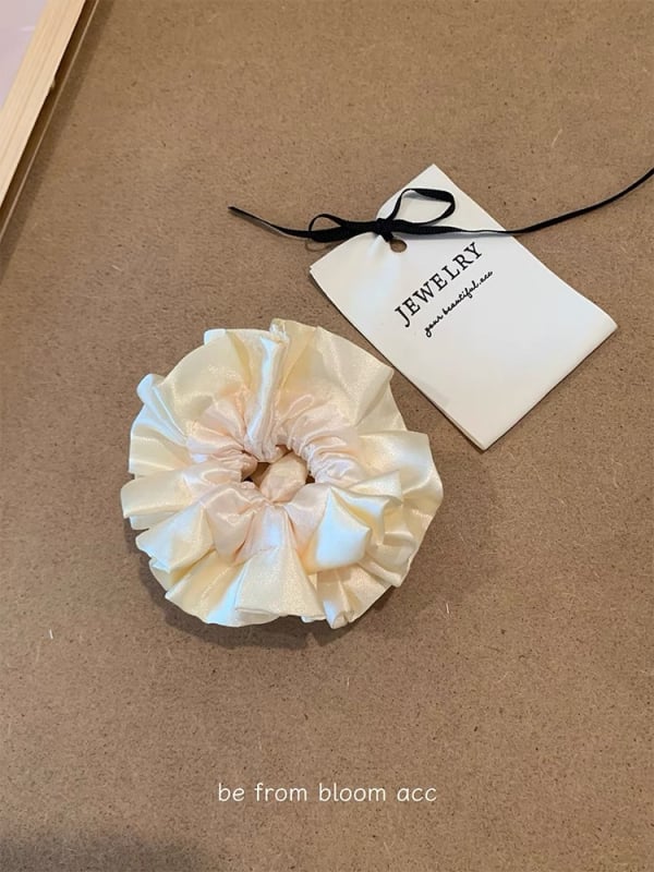 Elastic pentru păr cu minge de flori – satin plisat, stil coreean, elastic, plastic