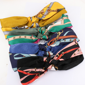 Bandă pentru păr în stil coreean, nod chinezesc, material textil, funda satinată — model B392