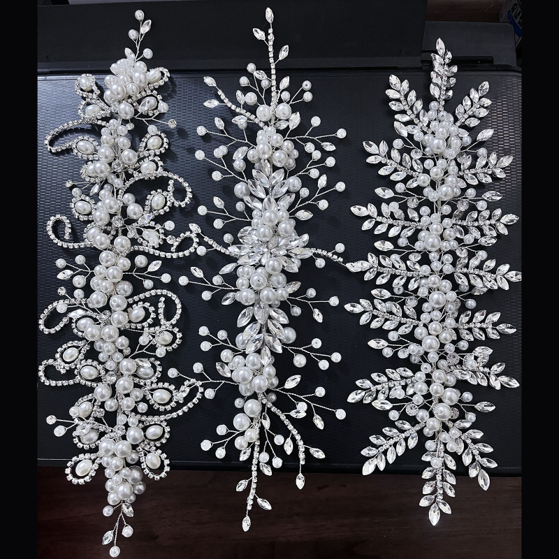 Νυφική διακόσμηση μαλλιών με φύλλα από κρύσταλλα, χειροποίητο στριφτό μετάξι και διακόσμηση πεταλούδας από κράμα | Κορδέλα για τα μαλλιά, Σχήμα φύλλου, Άνοιξη 2025