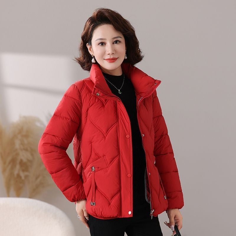 Īss kokvilnas mētelis mazā auguma sievietēm, ziemas stāvējošs apkakle, plisētas detaļas un 3D dekorācijas, PVC audums 30–50% saturs