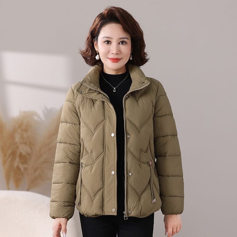 Īss kokvilnas mētelis mazā auguma sievietēm, ziemas stāvējošs apkakle, plisētas detaļas un 3D dekorācijas, PVC audums 30–50% saturs