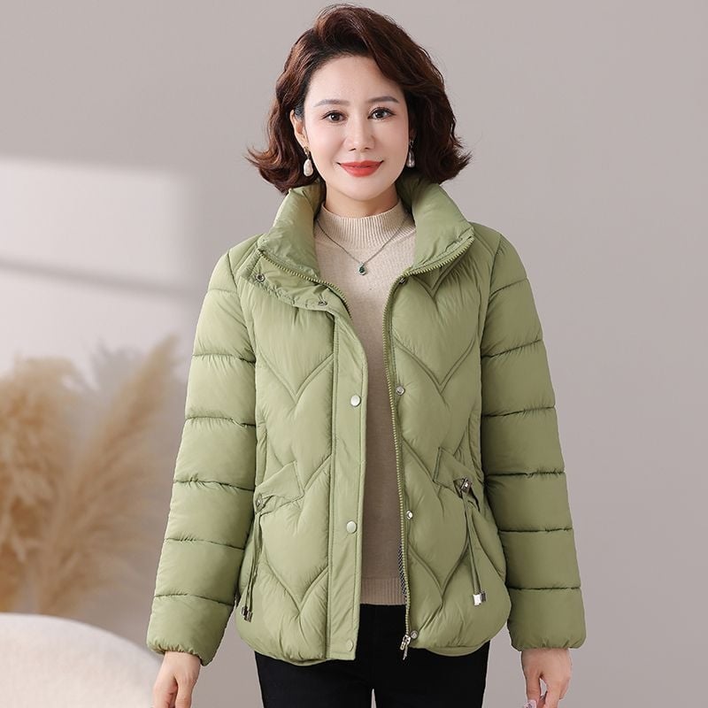 Īss kokvilnas mētelis mazā auguma sievietēm, ziemas stāvējošs apkakle, plisētas detaļas un 3D dekorācijas, PVC audums 30–50% saturs