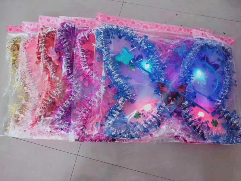 Trių dalių drugelių sparnų komplektas su tinkline nugara – LED apšvietimas, audinys, amžiaus grupė 15–35 metai, įtrauktas vaizdo vadovas