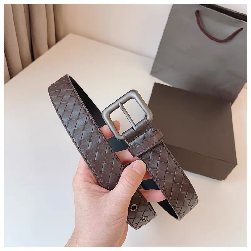 Muški kožni kaiš od bivlje kože s metalnom kopčom i kopčom s iglom