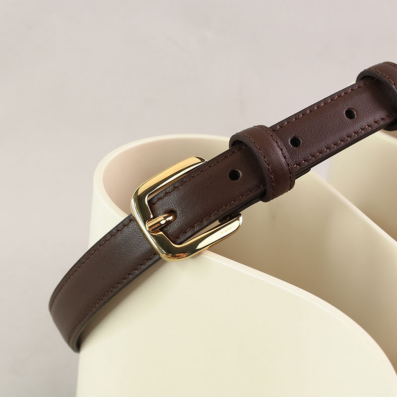 Ženski kaiš od prve sloje teleće kože — spona od legure, kopča s iglom, širine 2–4 cm