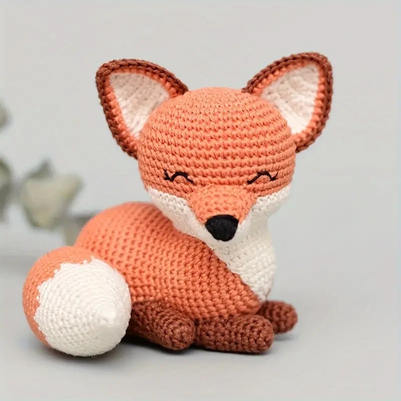 DIY rinkinys mezgimui lėlytei — vilnos siūlai, pusvorstoniniai siūlai, stranded siūlai, mezgimui ir kabinamiems papuošalams