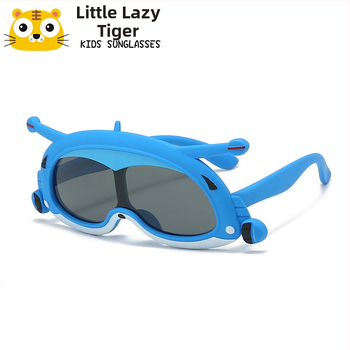 Gyerekek polárizált napszemüvege – UV400, TAC lencsék, teljes keret, speciálisan formájú tükrös lencsék