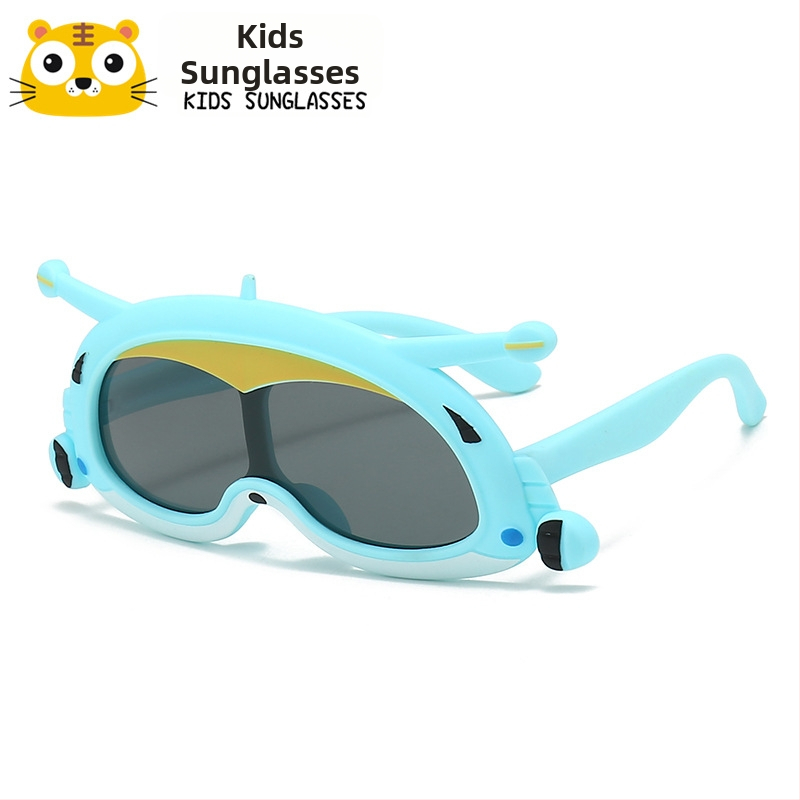 Gyerekek polárizált napszemüvege – UV400, TAC lencsék, teljes keret, speciálisan formájú tükrös lencsék
