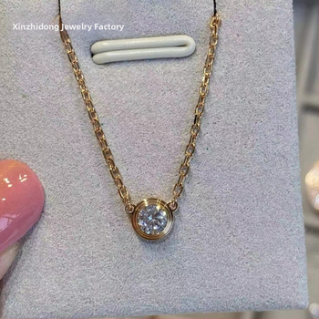 Piekaramais kulons, pilienveida forma no sakausējuma, viegls greznības stils, pavasaris 2024