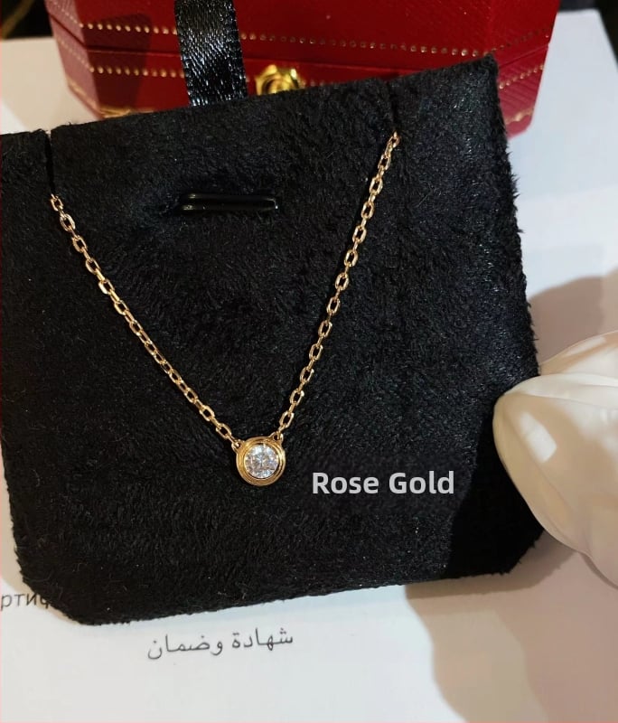 Piekaramais kulons, pilienveida forma no sakausējuma, viegls greznības stils, pavasaris 2024