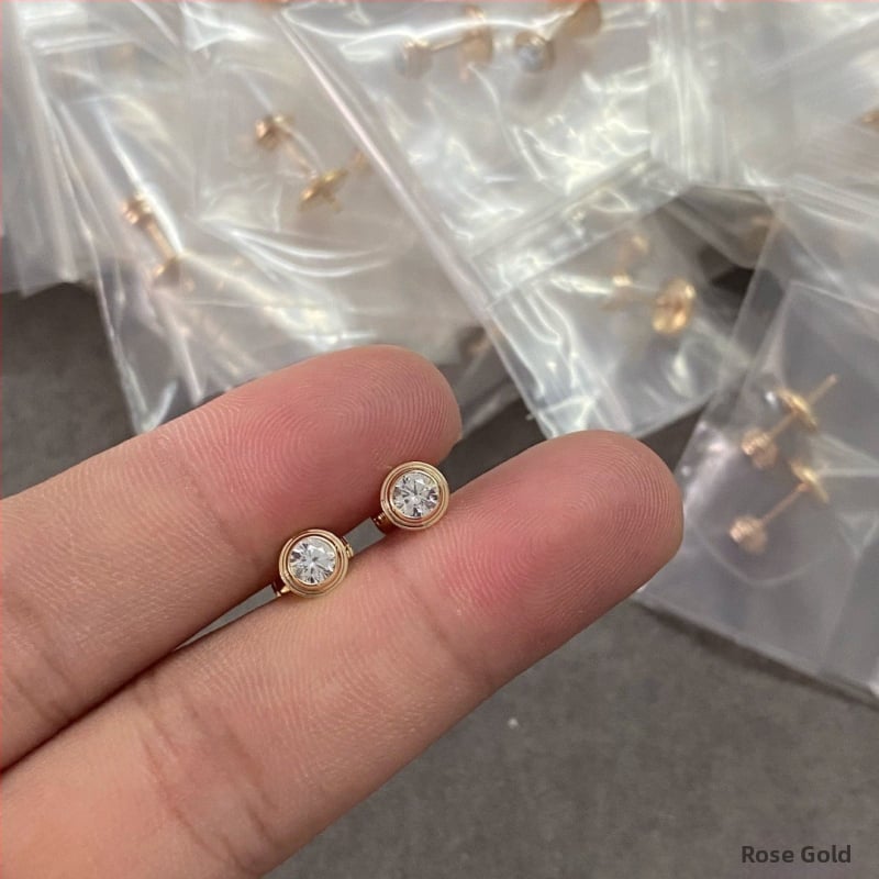 Piekaramais kulons, pilienveida forma no sakausējuma, viegls greznības stils, pavasaris 2024