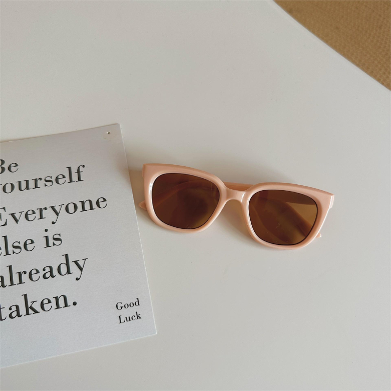 Dječje sunčane naočale kvadratnog okvira, UV400 zaštita, leće od polikarbonata, puni okvir, nepolarizirane