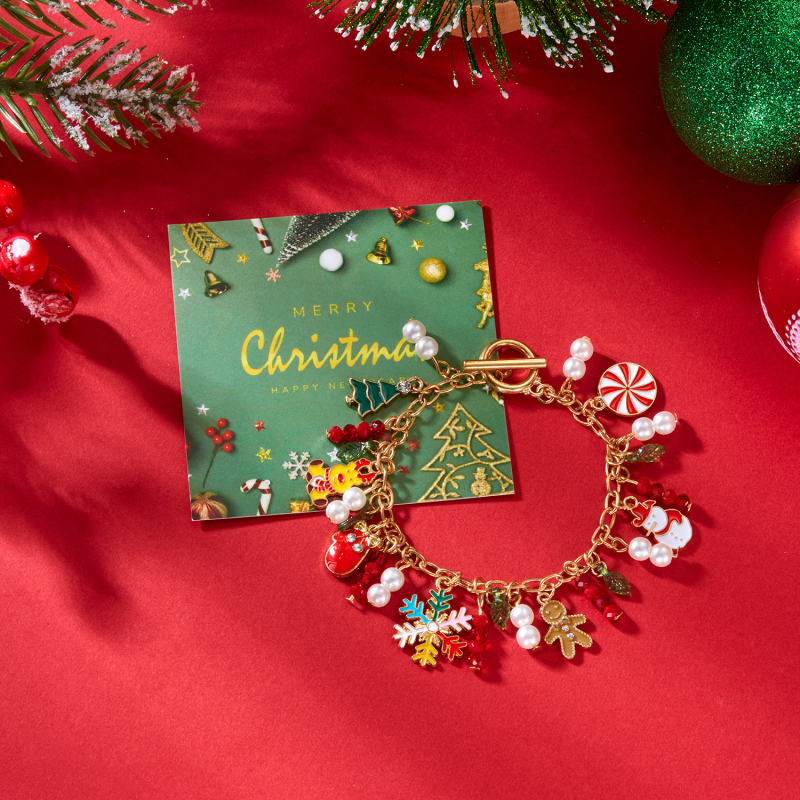 Kézzel készített karkötő medállal: mézeskalácsfigura és karácsonyfa, cinkötvözet, nőknek