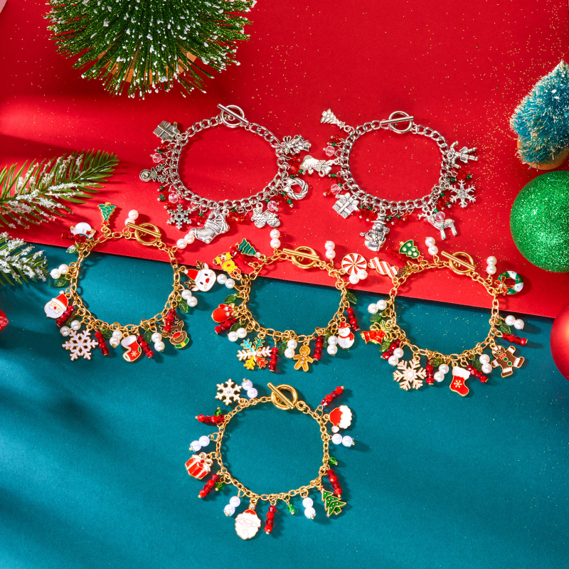 Kézzel készített karkötő medállal: mézeskalácsfigura és karácsonyfa, cinkötvözet, nőknek