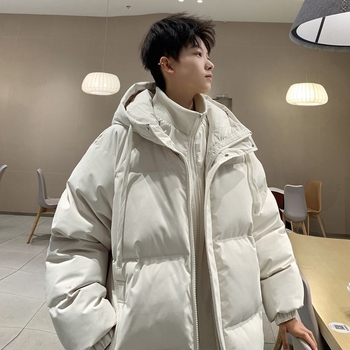 Puuvillast täidisega paksem jakk, talje lõikega, tõmblukk, kapuutsita, kaeluseta