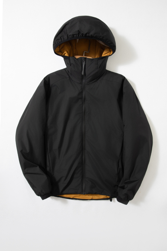 Unisex talvejakk täidetud siidi-puuvillaga välisriietuseks ja matkamiseks, kapuutsiga, vaba lõige, väliskangas polüester, vooder nylon, täidis siidi-puuvill, külje taskud