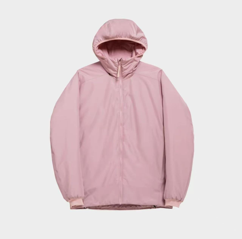 Unisex talvejakk täidetud siidi-puuvillaga välisriietuseks ja matkamiseks, kapuutsiga, vaba lõige, väliskangas polüester, vooder nylon, täidis siidi-puuvill, külje taskud