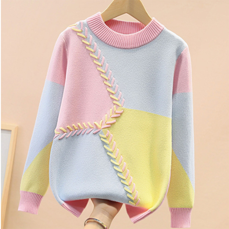 Meitenēm paredzēts džemperis ar rakstiem karu rakstu, 95% kokvilna, fleece iekšējā odere, garas piedurknes, pull-over stila, rudens-ziemas sezonai, no 8 gadiem