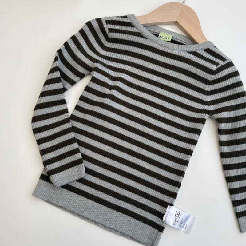 Unisex adīts virsjakas no merino vilnas, 100% vilna, enzīmu mīkstināšana maiguma dēļ, piemērots 1–3 gadiem, ziemas, pavasara un rudens sezonām, vienkrāsains raksts