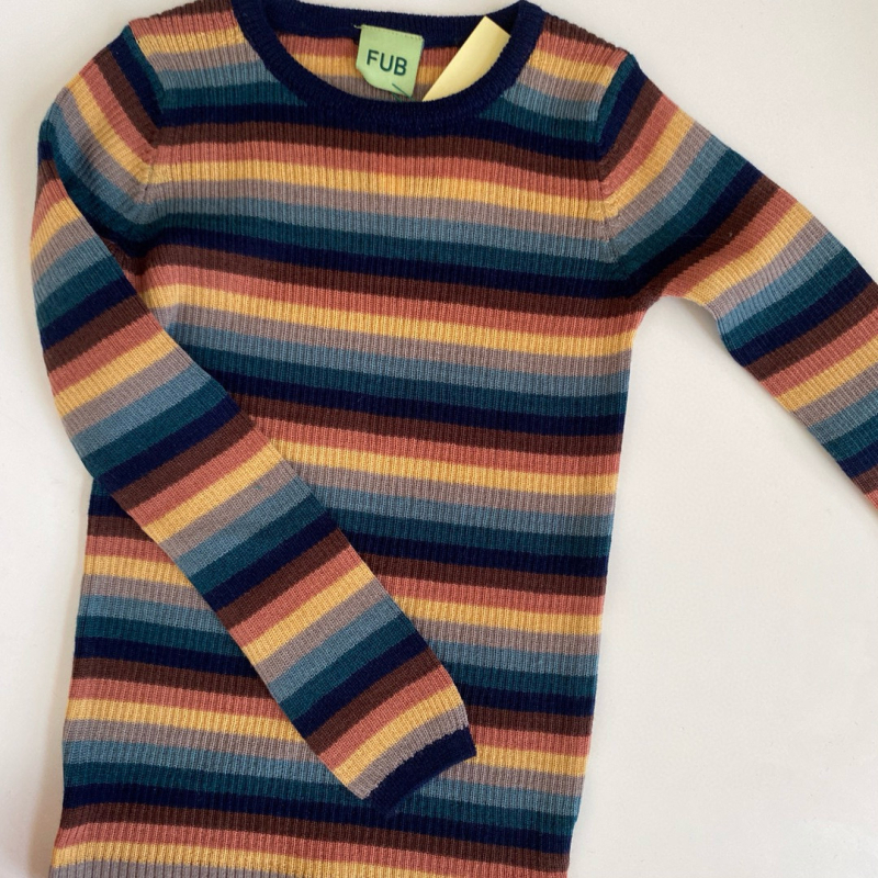 Unisex adīts virsjakas no merino vilnas, 100% vilna, enzīmu mīkstināšana maiguma dēļ, piemērots 1–3 gadiem, ziemas, pavasara un rudens sezonām, vienkrāsains raksts