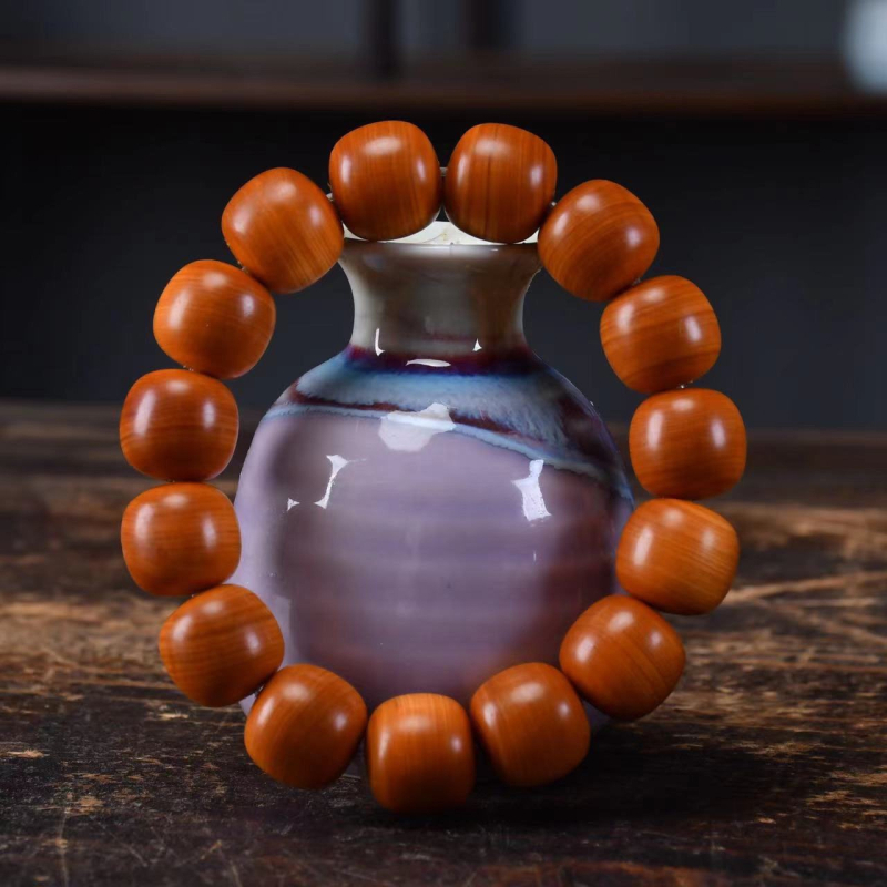 Thuja puidust helmeste käevõru – käsitöö, looduslik, poleeritud, etnilise stiiliga