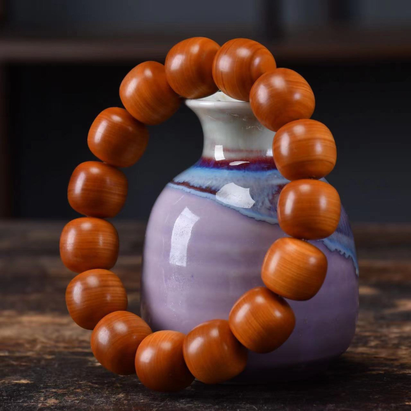 Thuja puidust helmeste käevõru – käsitöö, looduslik, poleeritud, etnilise stiiliga