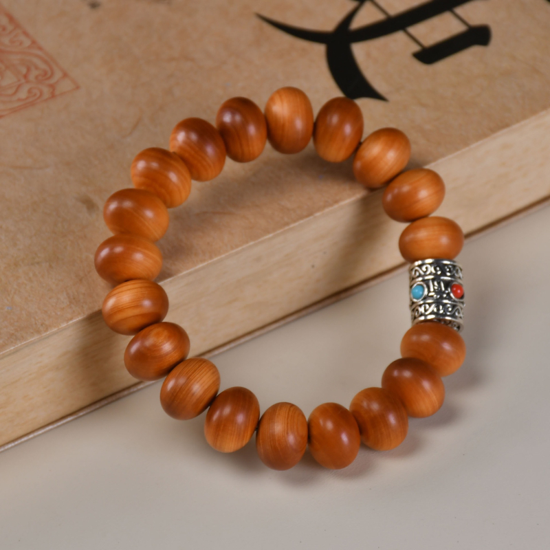 Thuja puidust helmeste käevõru – käsitöö, looduslik, poleeritud, etnilise stiiliga