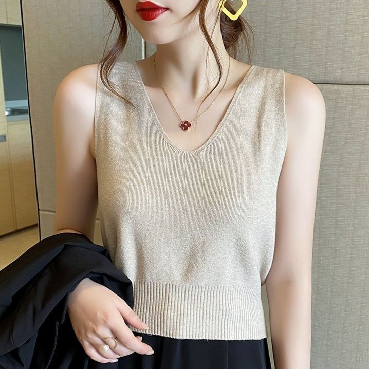 Sieviešu bez piedurknēm tops ar V izgriezumu, no ledus zīda auduma, viskoze 70–80%, augsta elastība, īss garums, taisns griezums