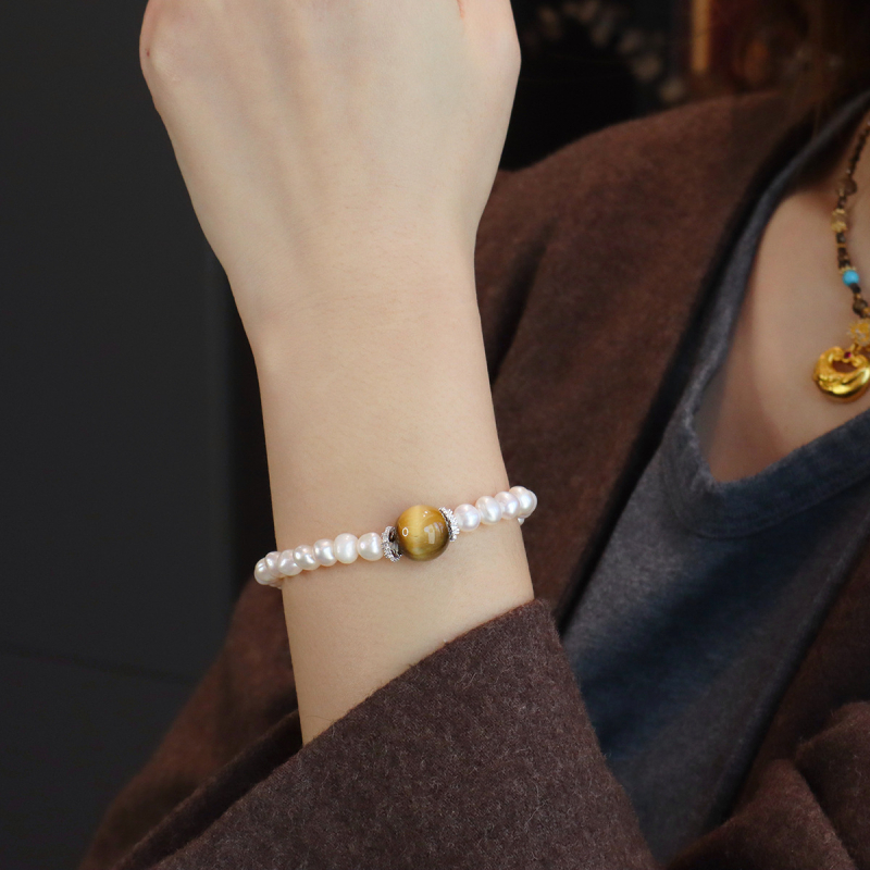 Édesvízi gyöngyökkel fűzött karkötő — geometriai forma, divatos városi stílus, nőknek