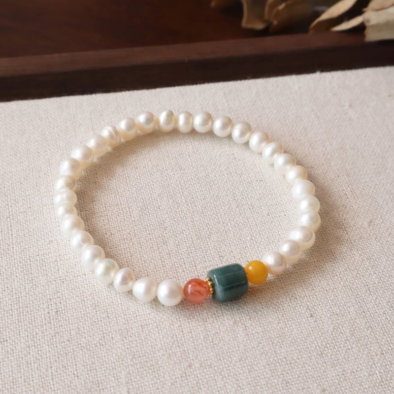 Édesvízi gyöngyökkel fűzött karkötő — geometriai forma, divatos városi stílus, nőknek