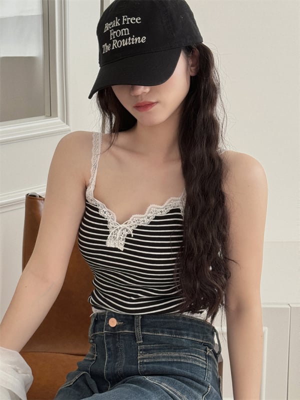 Bustier top ar mežģīņu apdari, divas siksnas, 100% kokvilna, A līnijas siluets, īss garums 40–50 cm