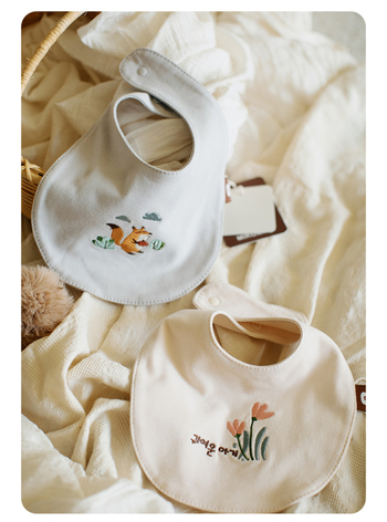 Divpusējs zīdaiņu salviņš ar izšuvumu, cartoon motīvs, ūdensizturīgs un traipu izturīgs, universāls, piemērots no zīdaiņa līdz maziem bērniem