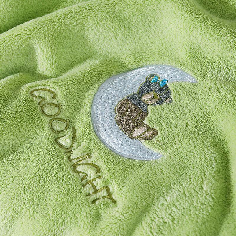 Beebide korallfliisist vannirätik, paksendatud sügisel ja talvel, klass A, pehme ja imav, 150D, 300–400 g, tikand ja vooder, karikatuurimuster