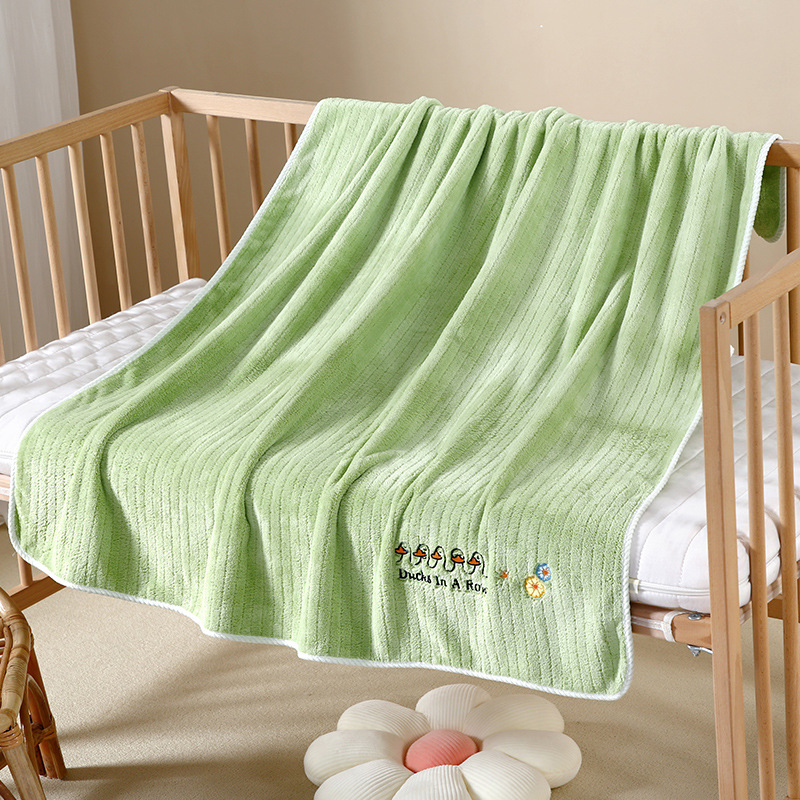 Beebide korallfliisist vannirätik, paksendatud sügisel ja talvel, klass A, pehme ja imav, 150D, 300–400 g, tikand ja vooder, karikatuurimuster