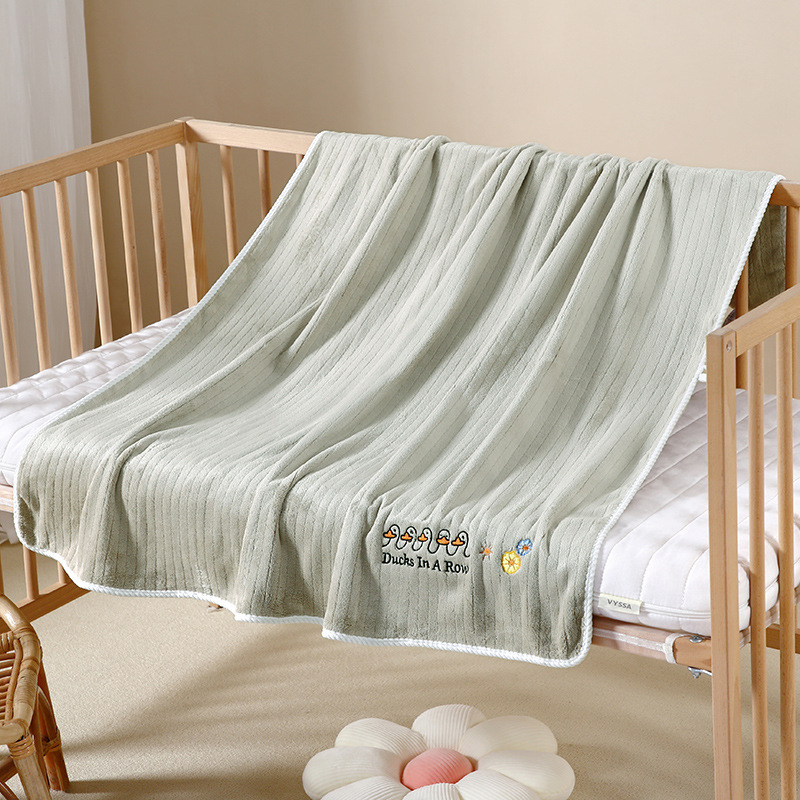 Beebide korallfliisist vannirätik, paksendatud sügisel ja talvel, klass A, pehme ja imav, 150D, 300–400 g, tikand ja vooder, karikatuurimuster