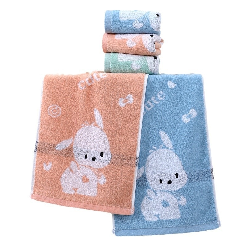 Väikelapse näokäterätik puuvillast džakardkudumisega, 32S niidid, kaal 50–80 g, mustrid: multikas, loomad, geomeetrilised